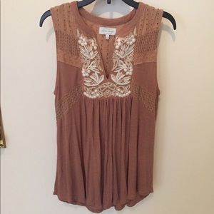 Lucky Sleeveless Shirt Size Small